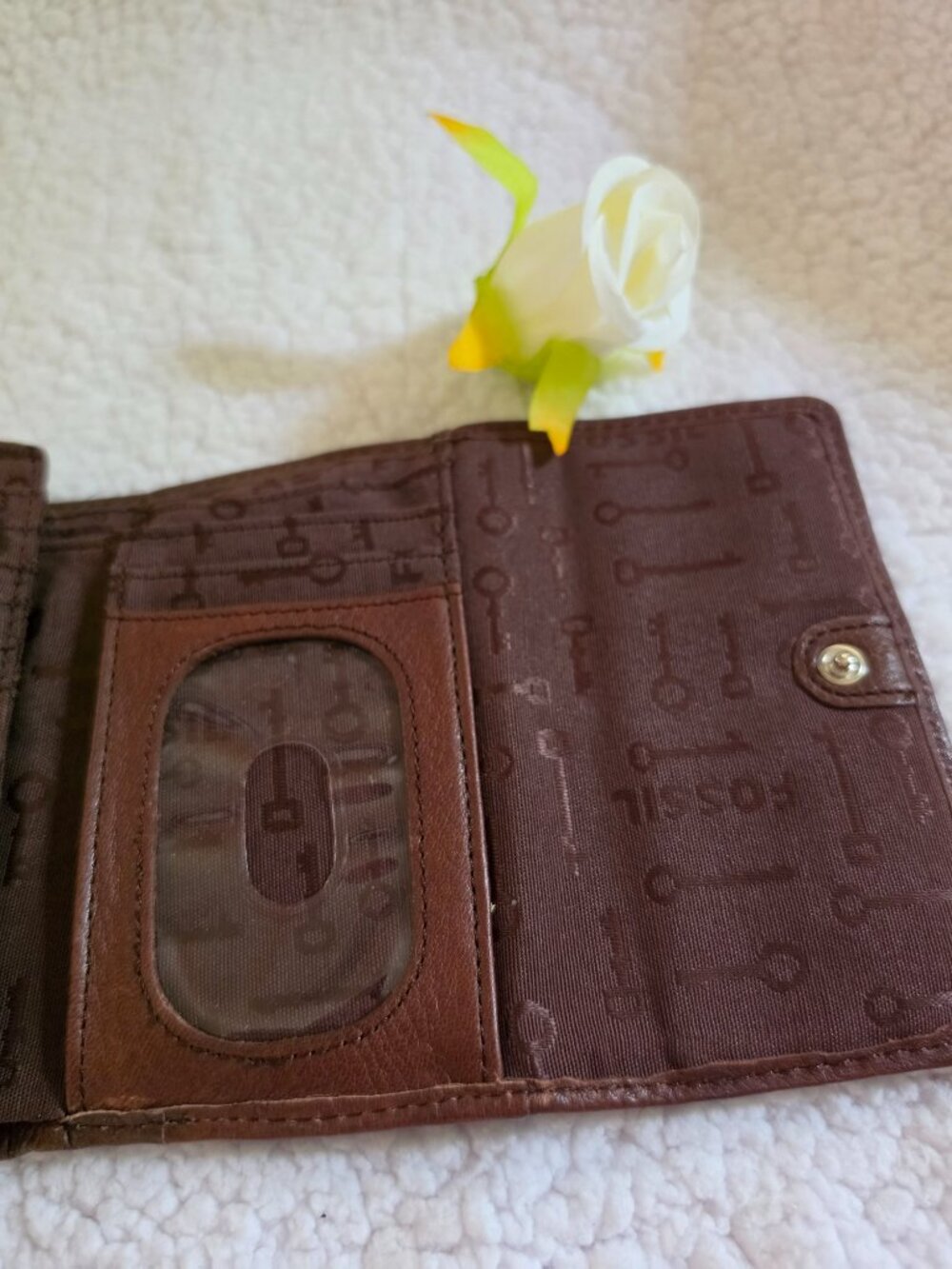 Fossil Tri-fold Wallet with Coin Pocket & Credit Card Holder - Picture 7 of 7